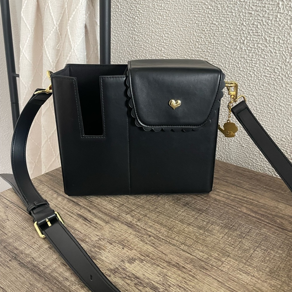 Kate Gabrielle Black Iris bag in Noir